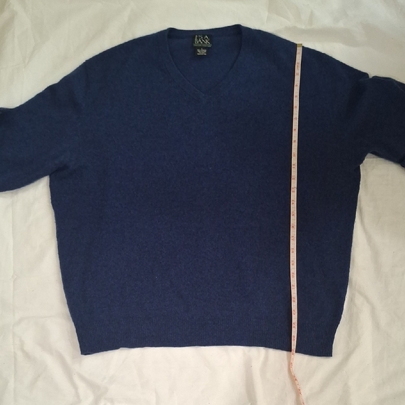 Jos. A. Bank Men  Deep Blue V-Neck Sweater Size L 100% CASHMERE - Picture 5 of 8